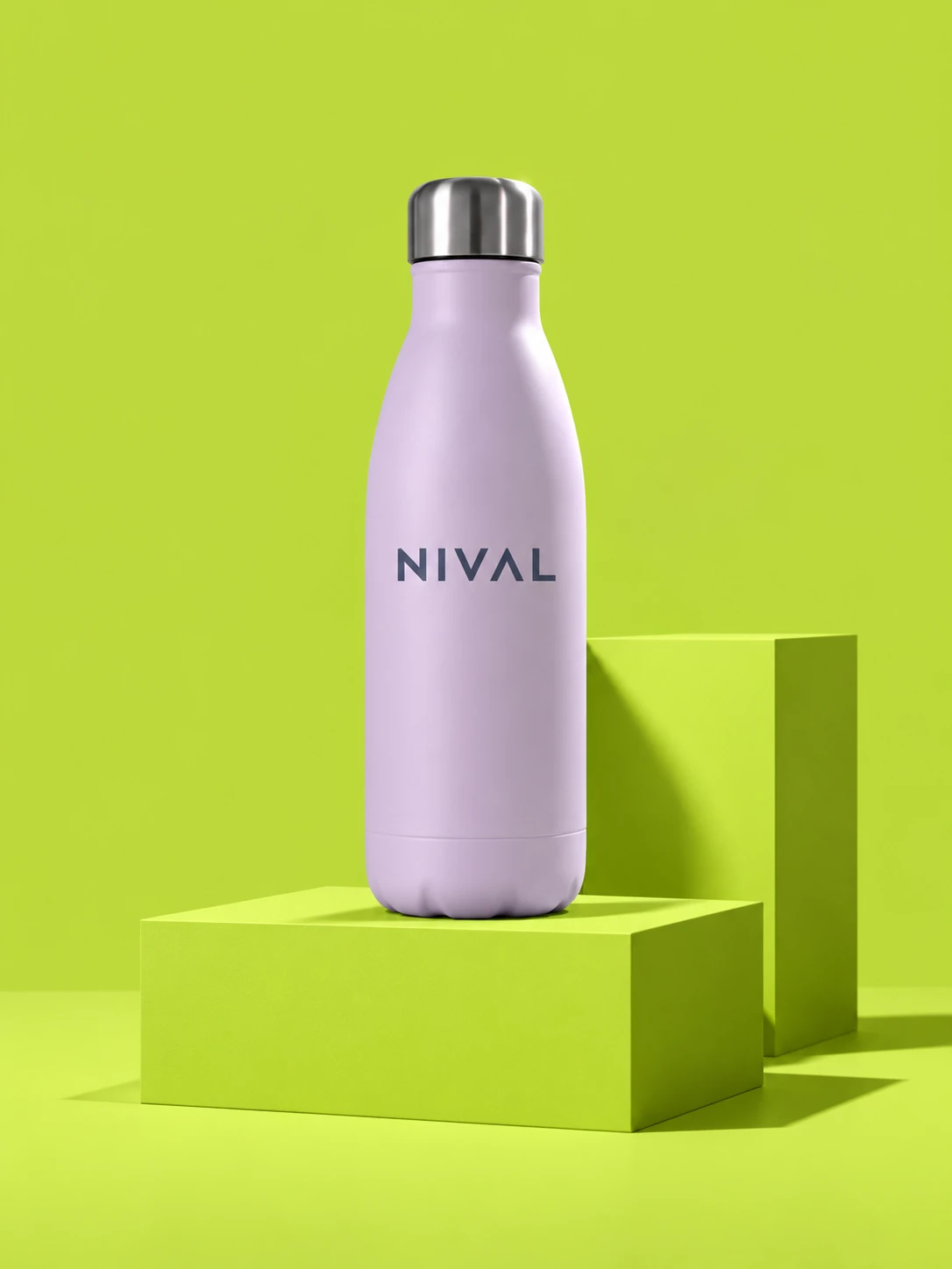 Concepto IA de NIVAL: producto en estudio sobre color sólido